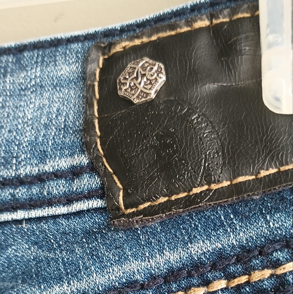 Silver - Picture 6 of 8